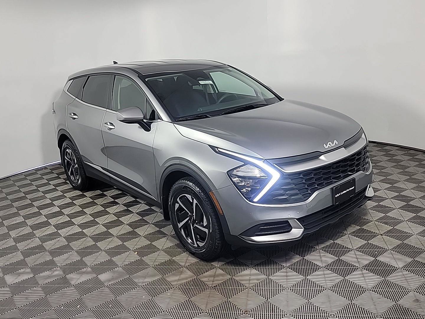 Certified 2023 Kia Sportage LX AWD/4WD image 2