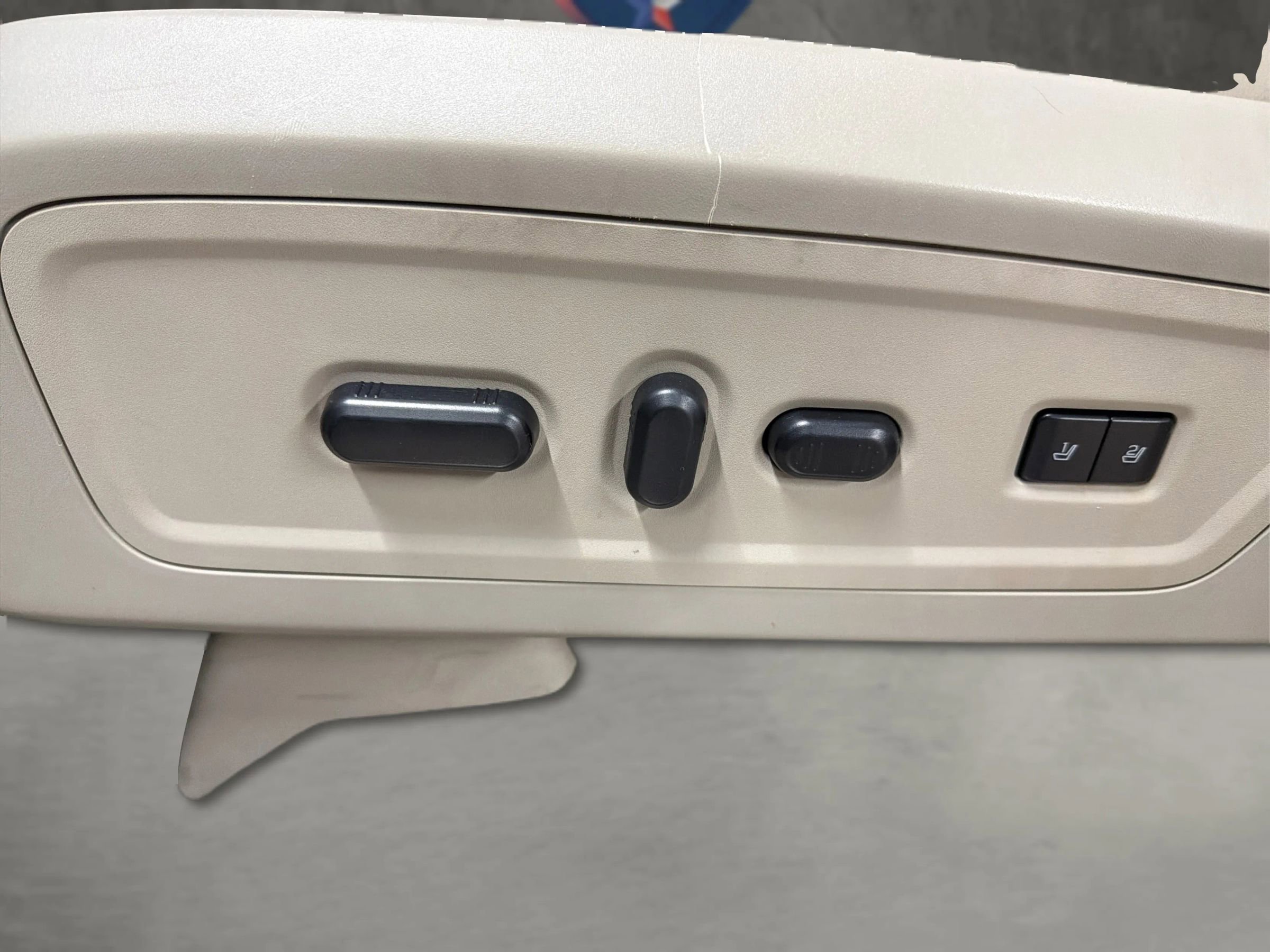 Used 2016 Lincoln Navigator L Select RWD image 42