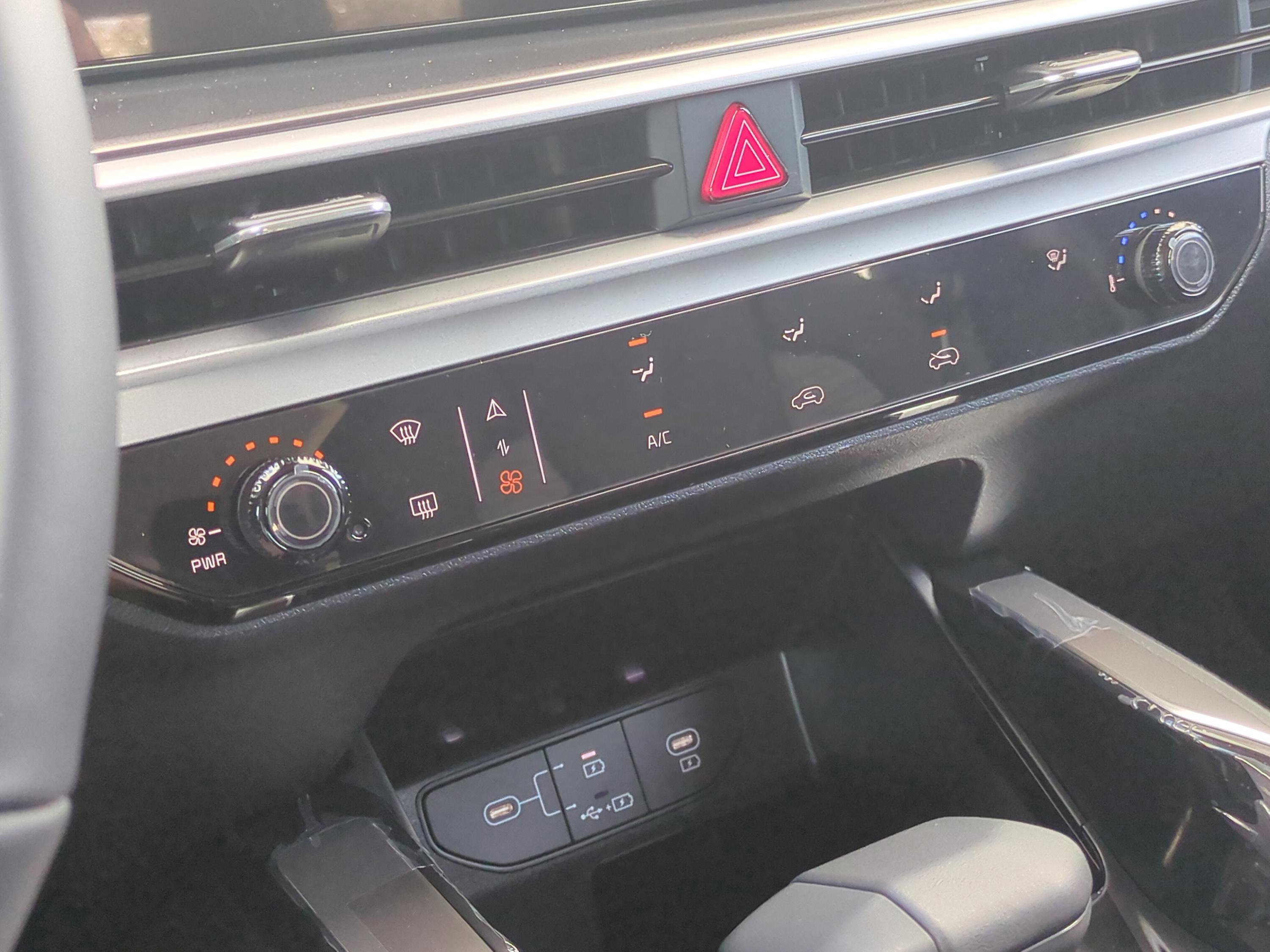 New 2026 Kia Sorento LX image 18