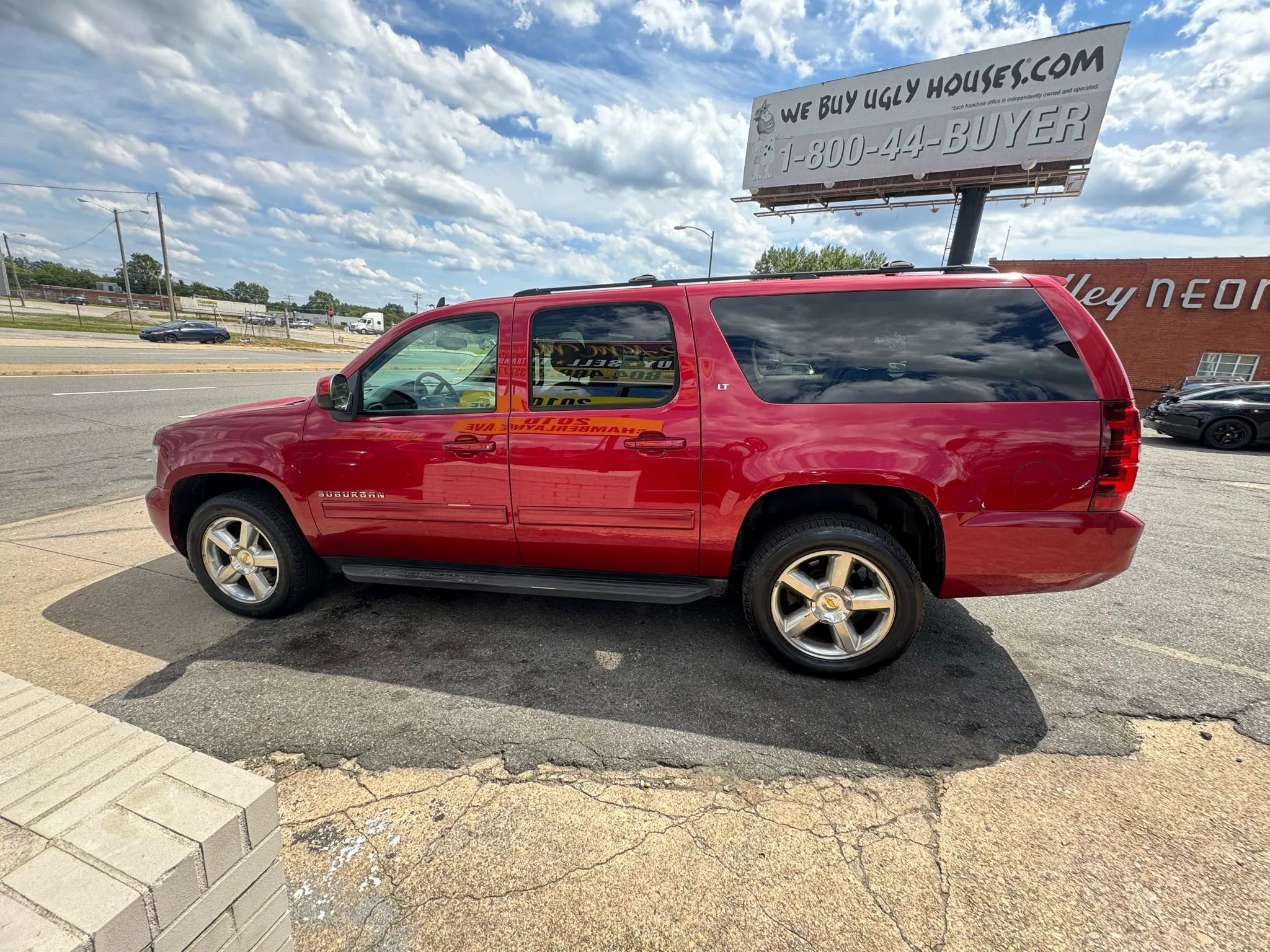 Used 2013 Chevrolet Suburban LT image 7