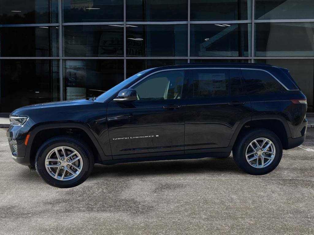 New 2025 Jeep Grand Cherokee Laredo X RWD image 4