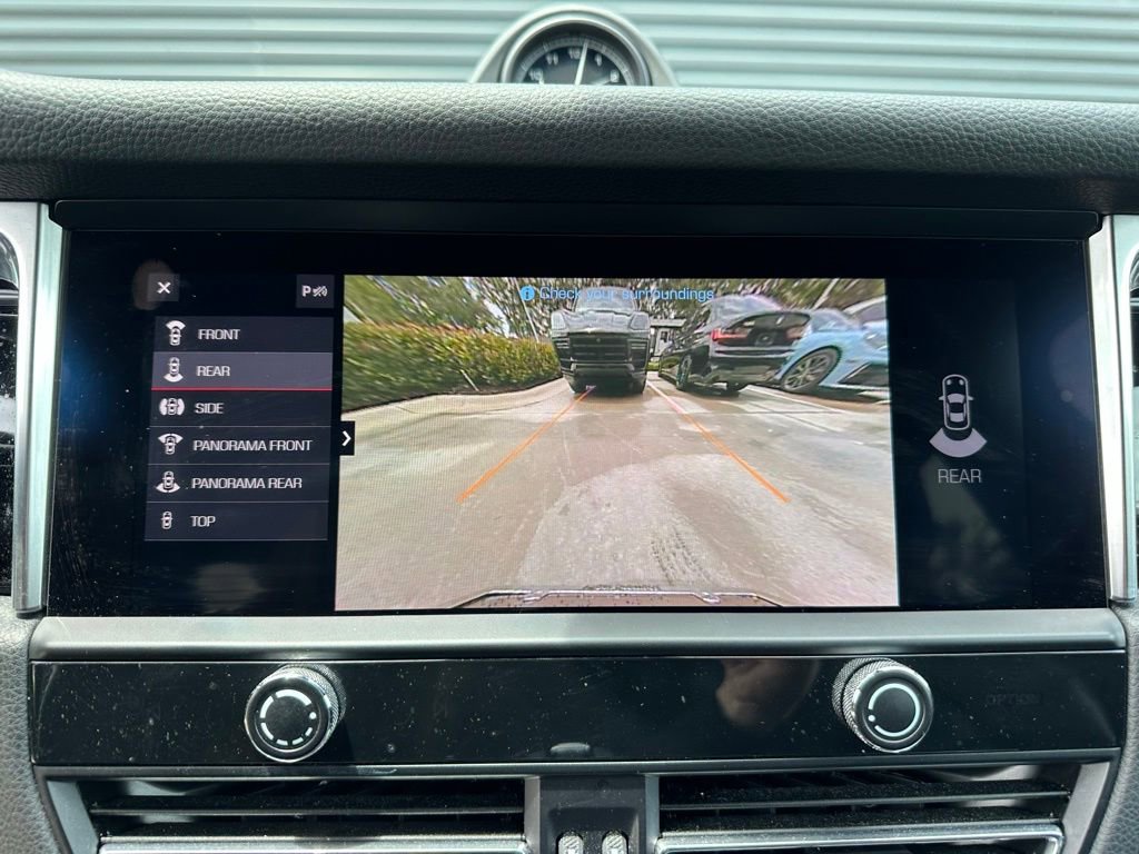 Certified 2023 Porsche Macan S AWD/4WD image 31