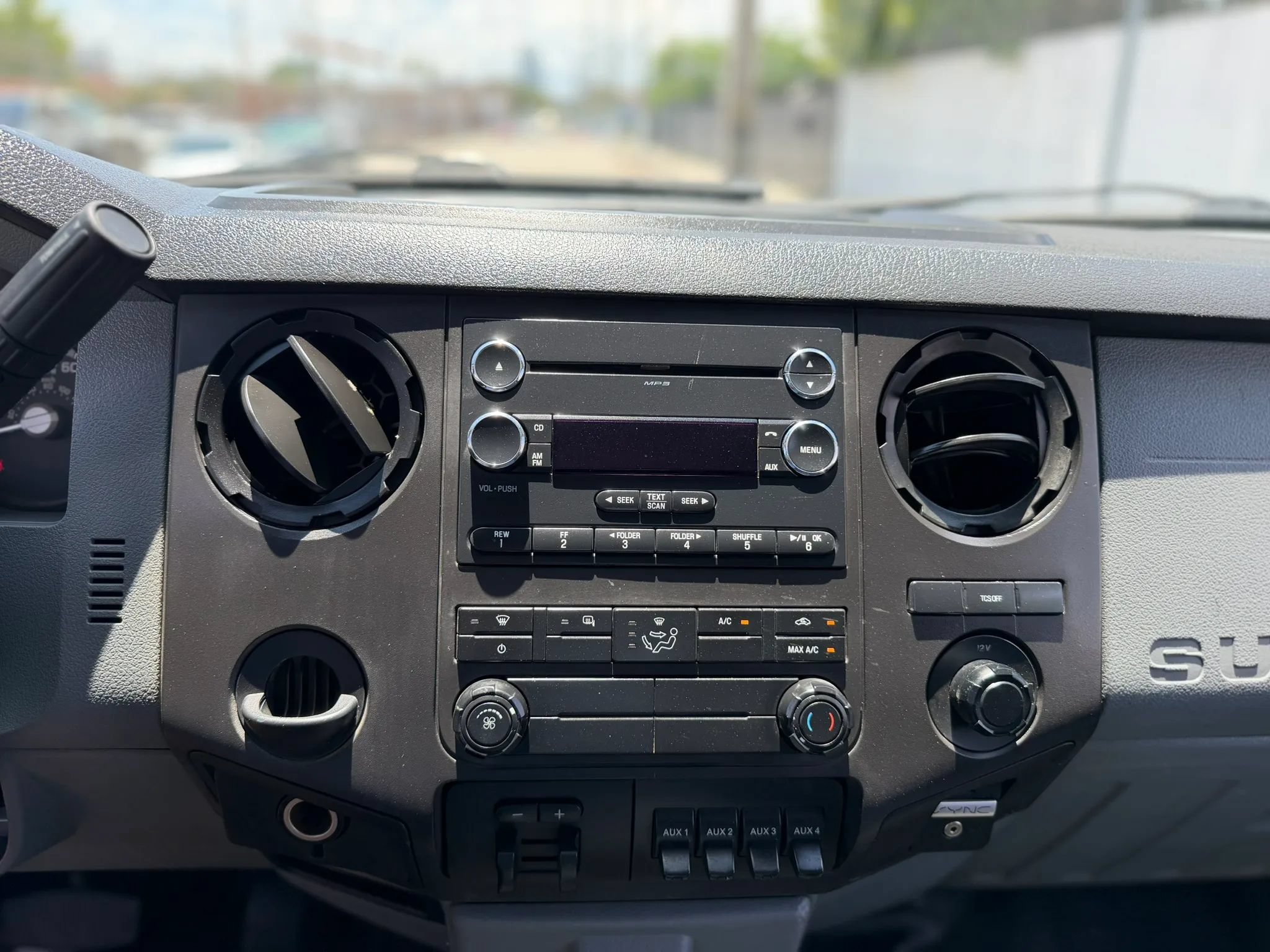 Used 2016 Ford F550 2WD Crew Cab Super Duty w/ Power Equipment Group image 19