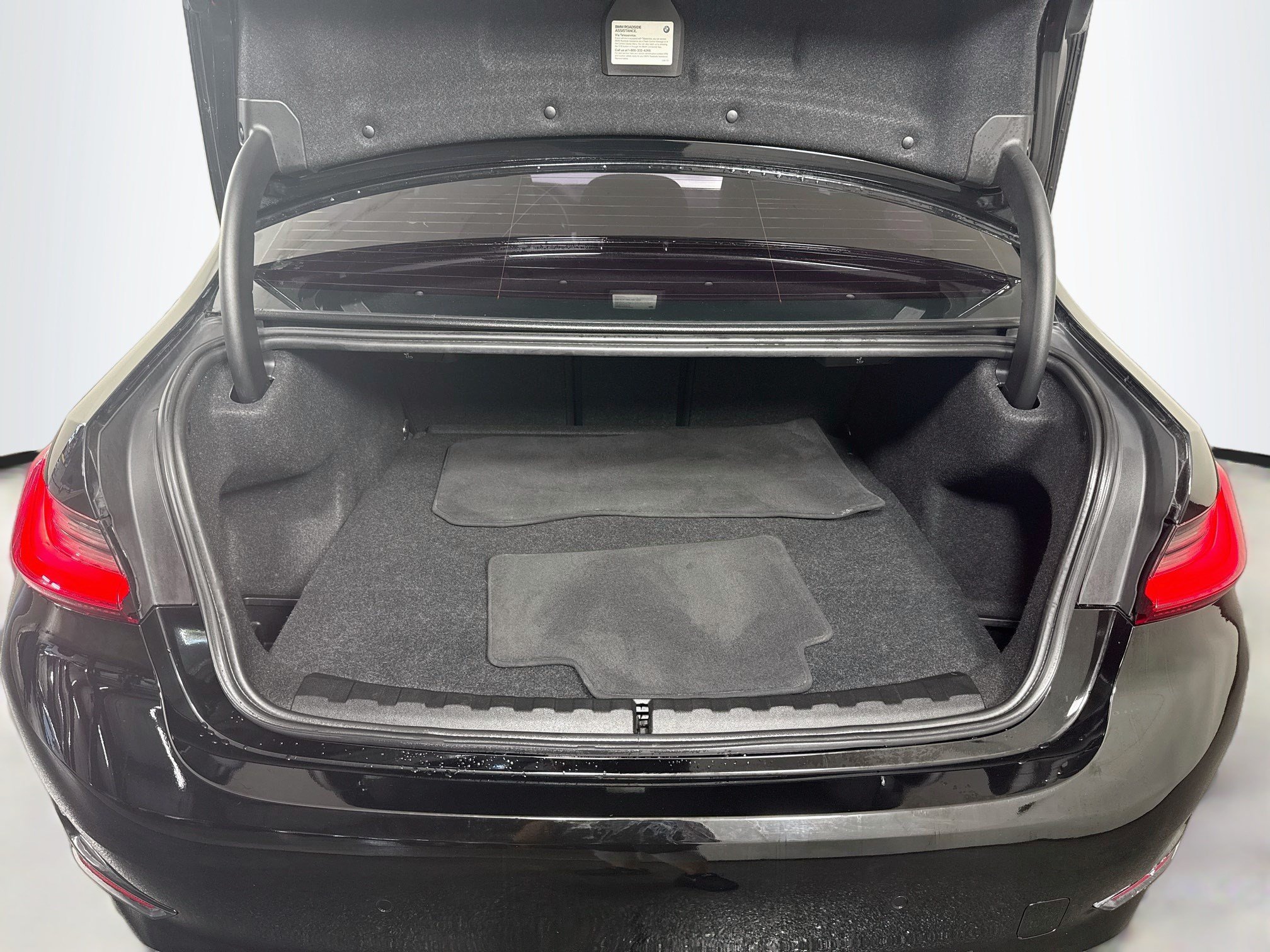 Used 2019 BMW 330i Sedan w/ Convenience Package RWD image 17