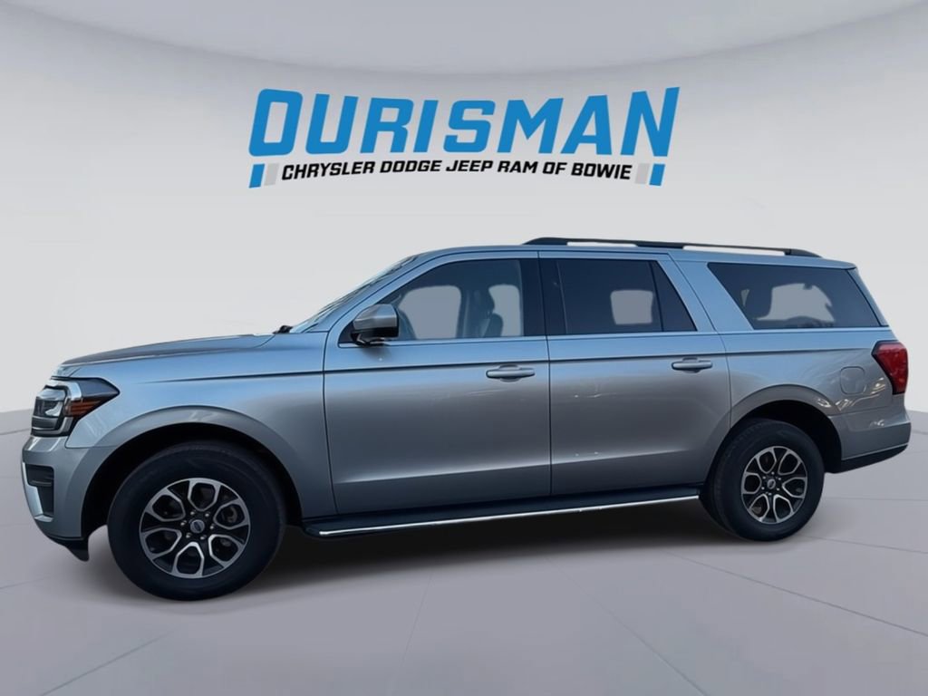 Used 2022 Ford Expedition Max XLT image 3