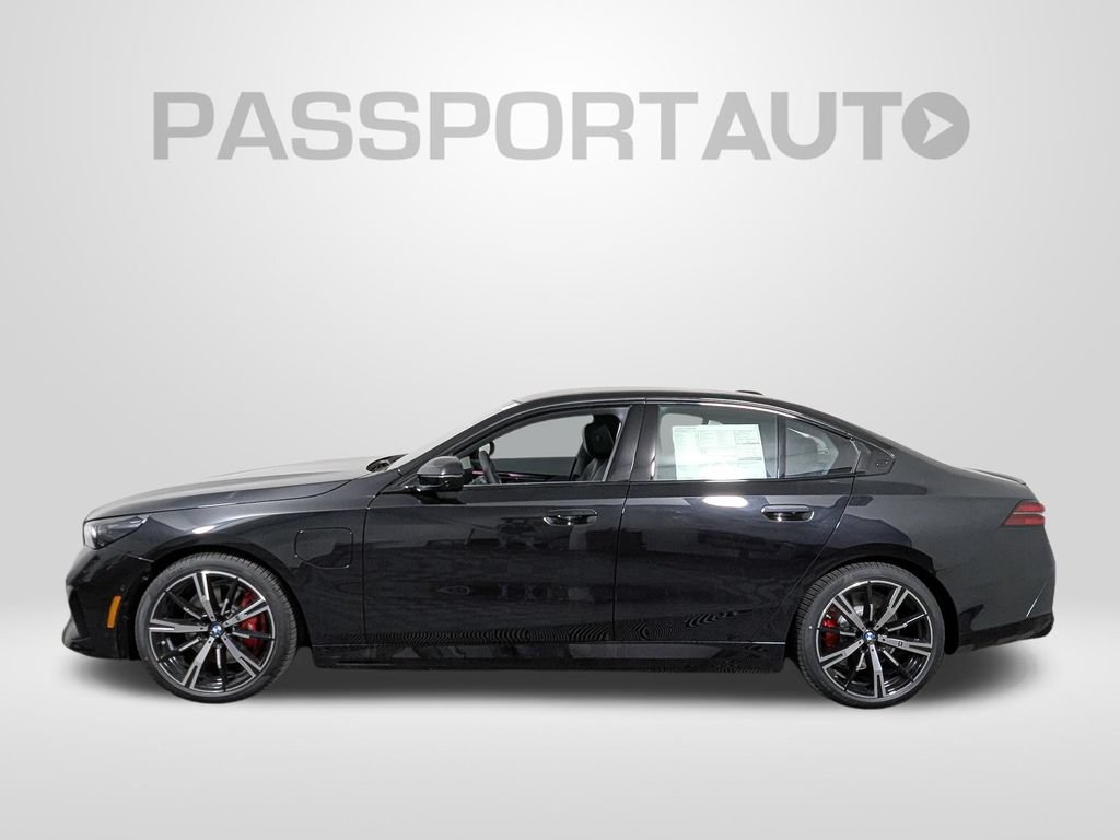 New 2027 BMW 550e xDrive w/ Premium Package AWD/4WD image 3