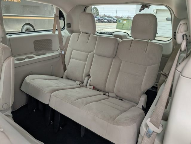 Used 2019 Dodge Grand Caravan SE w/ UConnect Hands-Free Group image 20