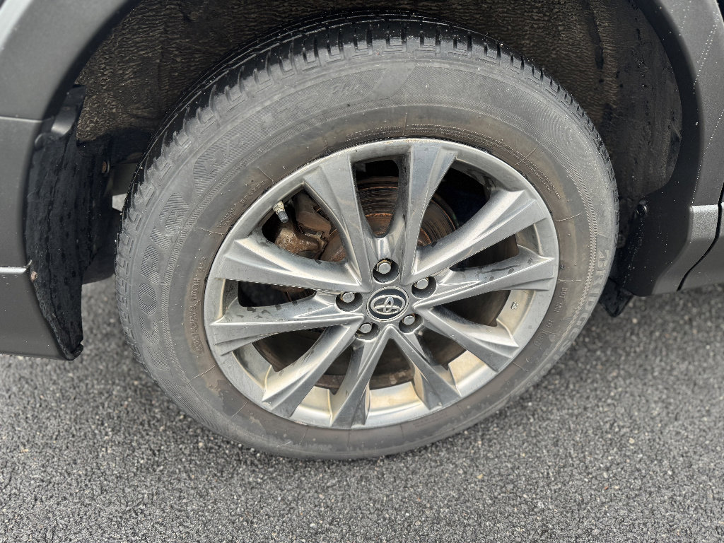 Used 2017 Toyota RAV4 Limited w/ Advanced Technology Package image 24