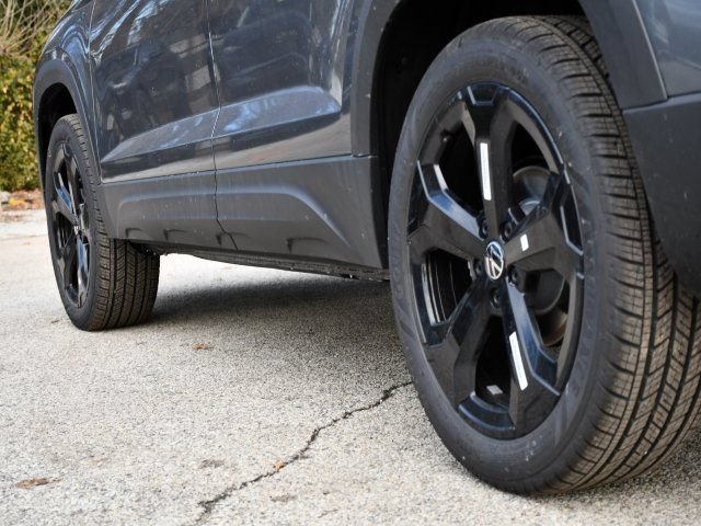 New 2026 Volkswagen Taos SEL AWD/4WD image 9