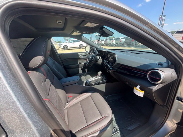 New 2026 Chevrolet Trax RS w/ Sunroof Package FWD image 16