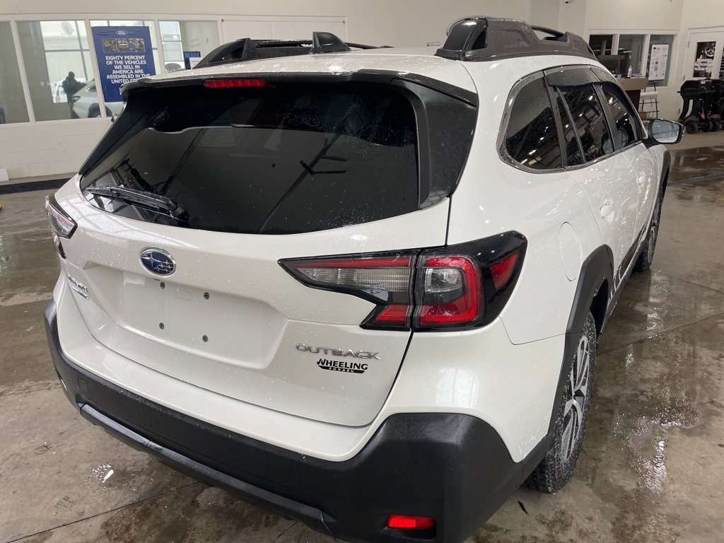 Used 2023 Subaru Outback Premium image 5