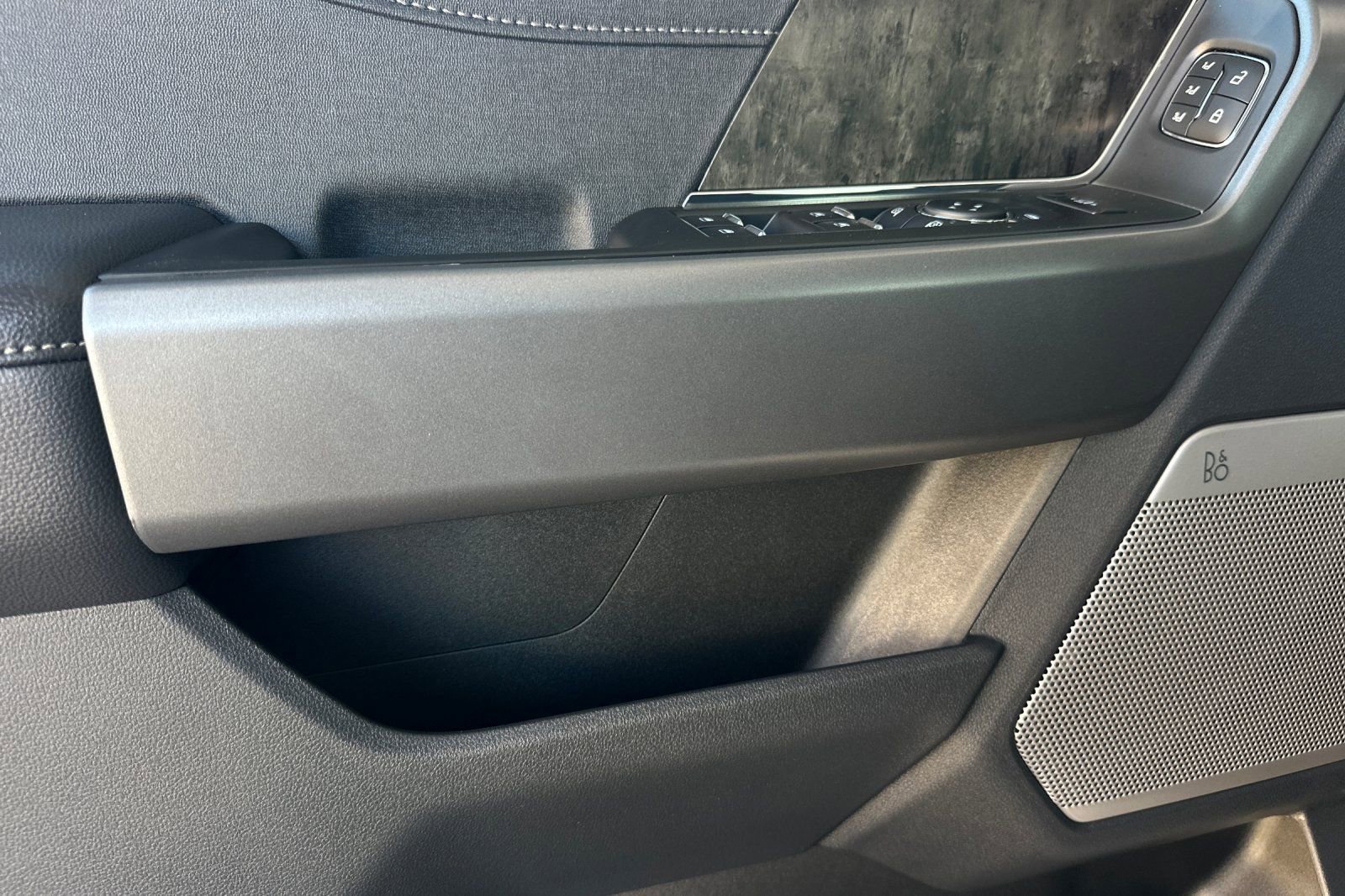 New 2026 Ford F250 Lariat w/ Black Appearance Package image 10