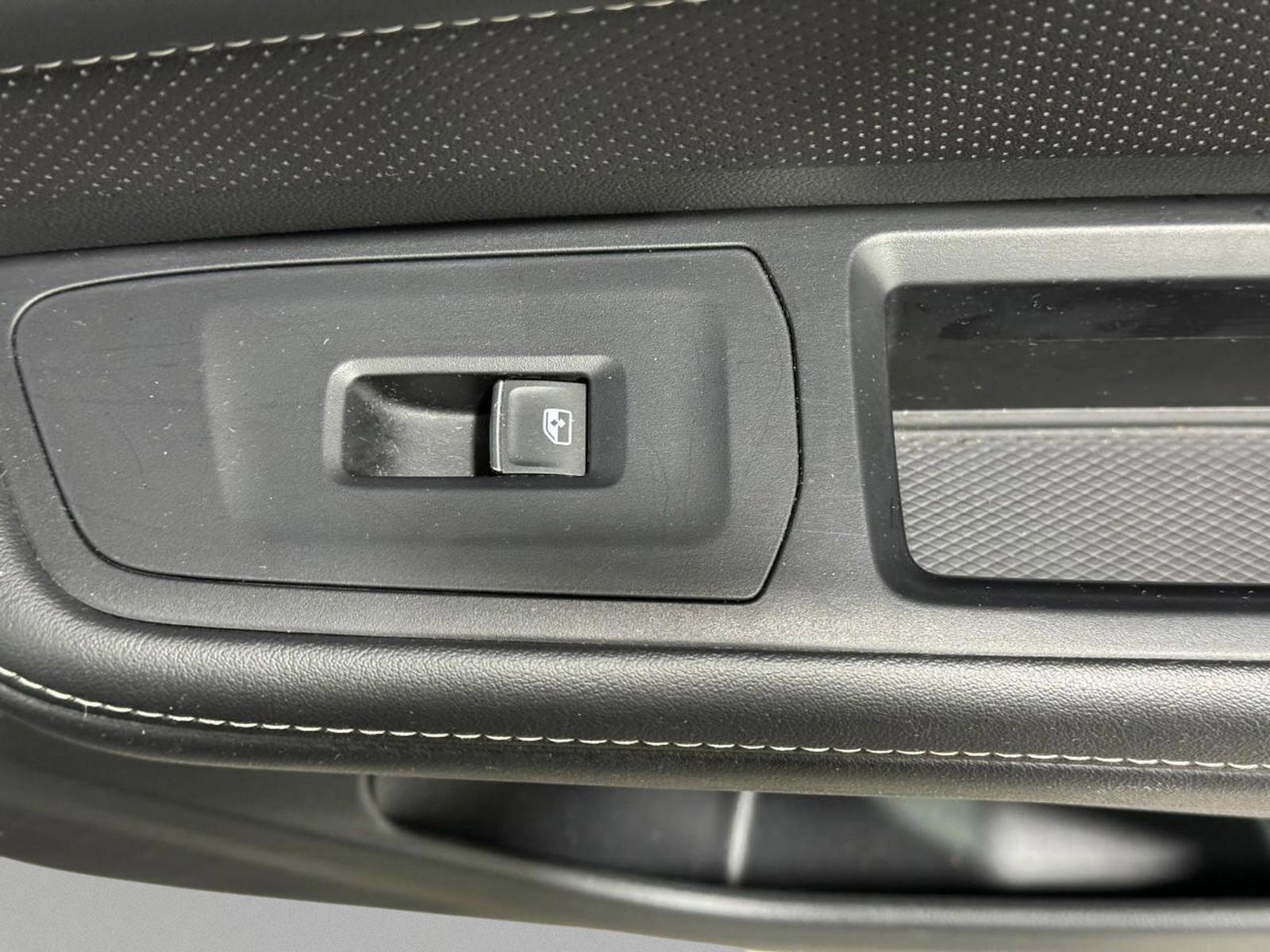 Used 2024 Volkswagen Atlas SE image 24