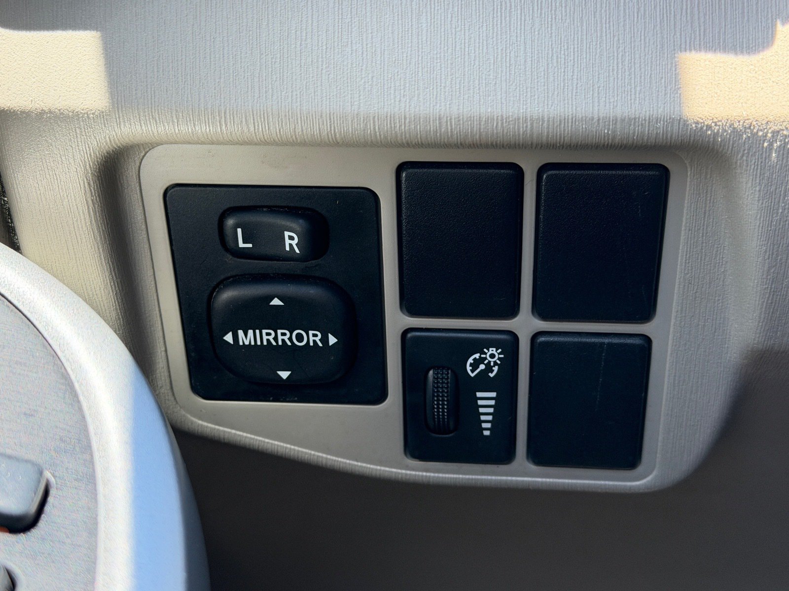 Used 2010 Toyota Prius Five FWD image 26