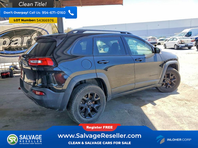 Used 2015 Jeep Cherokee Trailhawk w/ Comfort/Convenience Group AWD/4WD image 4