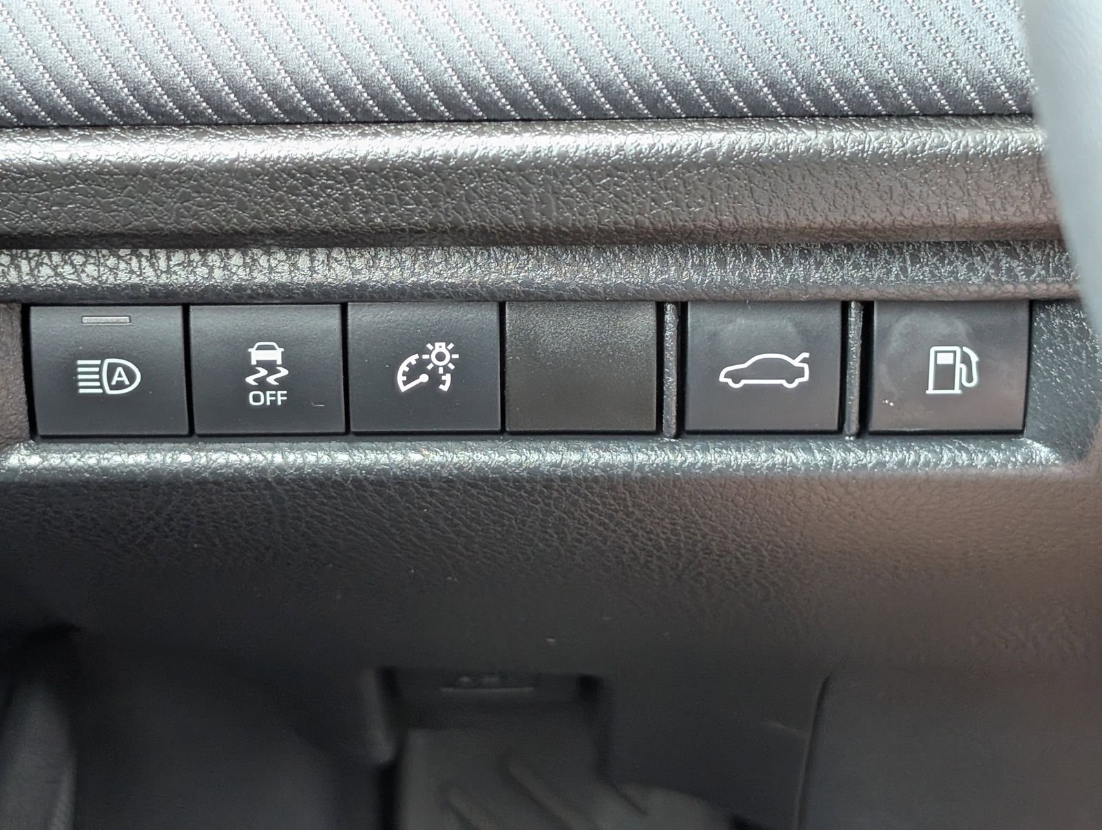 Used 2026 Toyota Camry SE FWD image 21