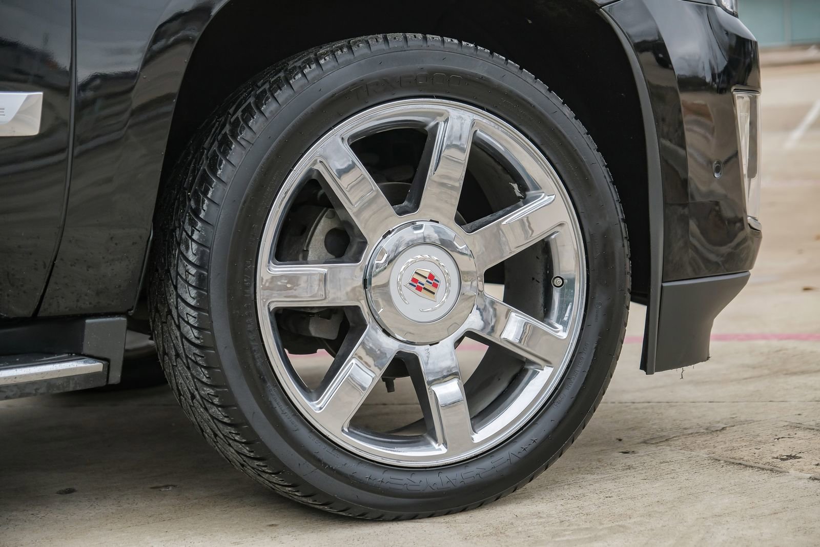 Used 2017 Cadillac Escalade ESV Luxury AWD/4WD image 59