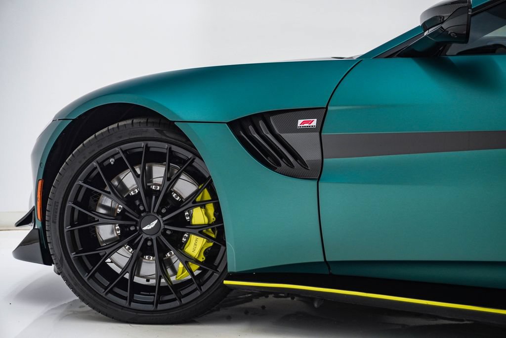Used 2023 Aston Martin V8 Vantage Coupe RWD image 15