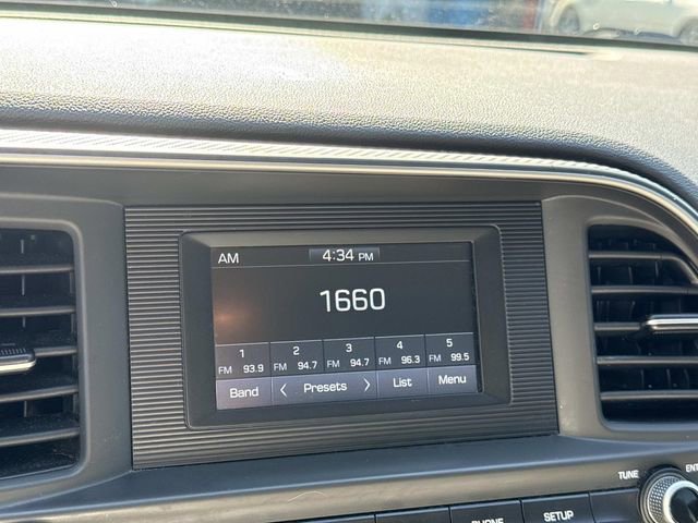 Used 2019 Hyundai Elantra SE FWD image 19