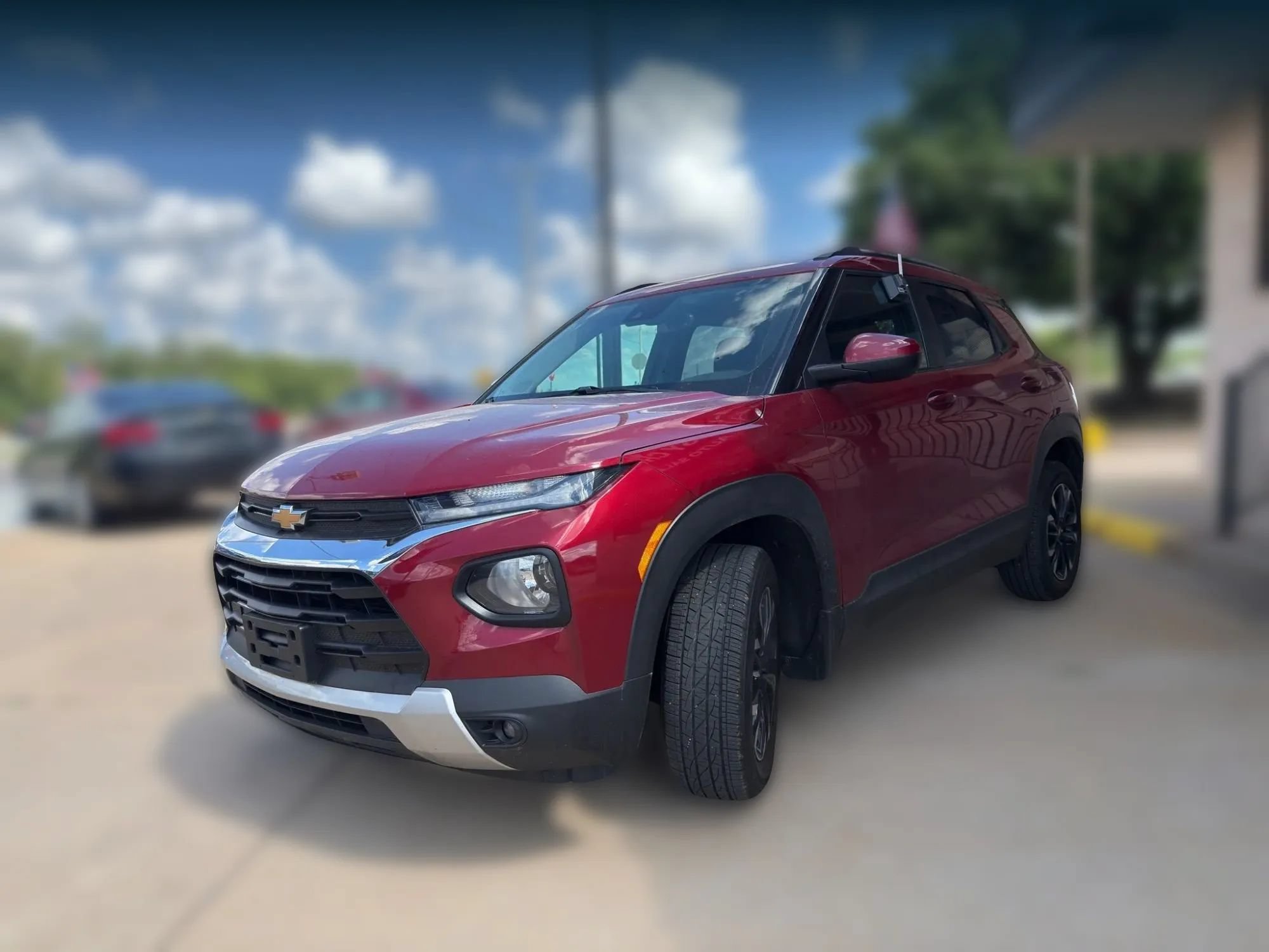 Used 2021 Chevrolet TrailBlazer LT w/ Convenience Package AWD/4WD image 2