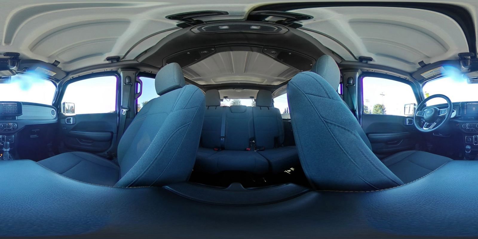 Used 2025 Jeep Wrangler Sahara AWD/4WD image 42