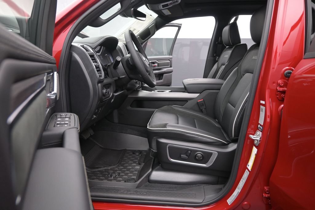 New 2026 RAM 1500 Laramie AWD/4WD image 10