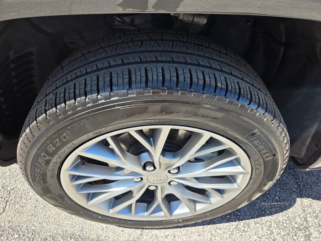 Used 2025 Jeep Grand Cherokee Summit AWD/4WD image 9