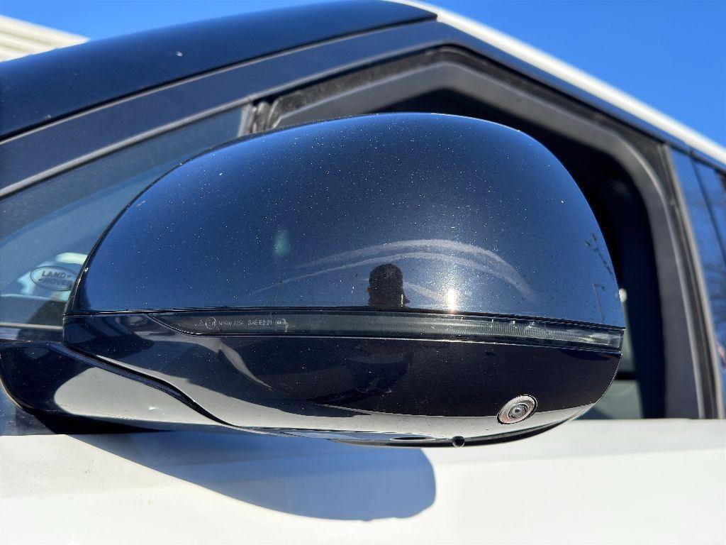 Used 2023 Land Rover Range Rover Sport SE Dynamic image 17