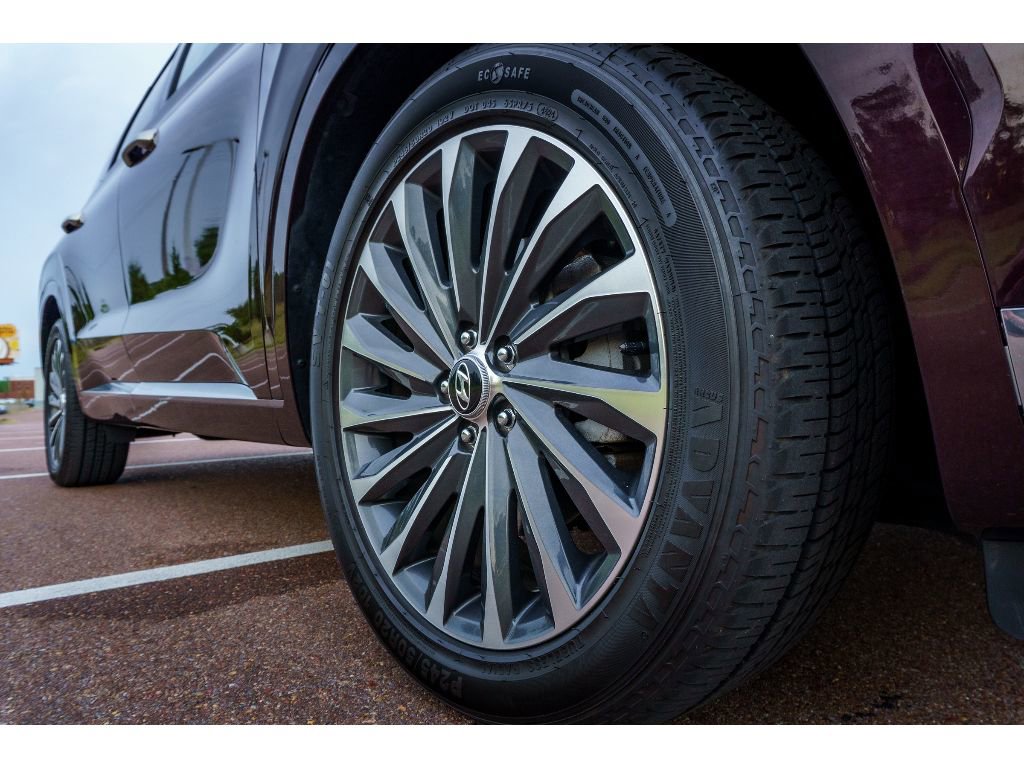 Used 2024 Hyundai Palisade Calligraphy image 9