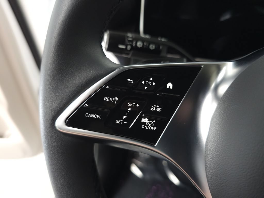 Certified 2026 Mercedes-Benz GLC 300 4MATIC image 11