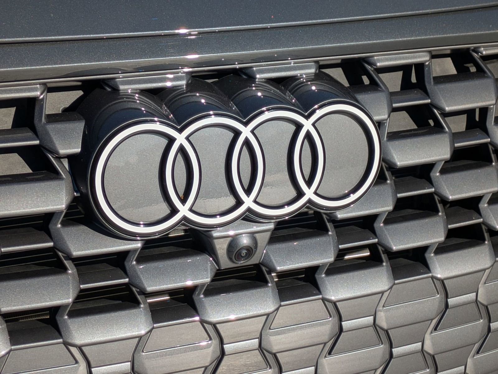 Used 2025 Audi Q5 Premium w/ Convenience Package image 25