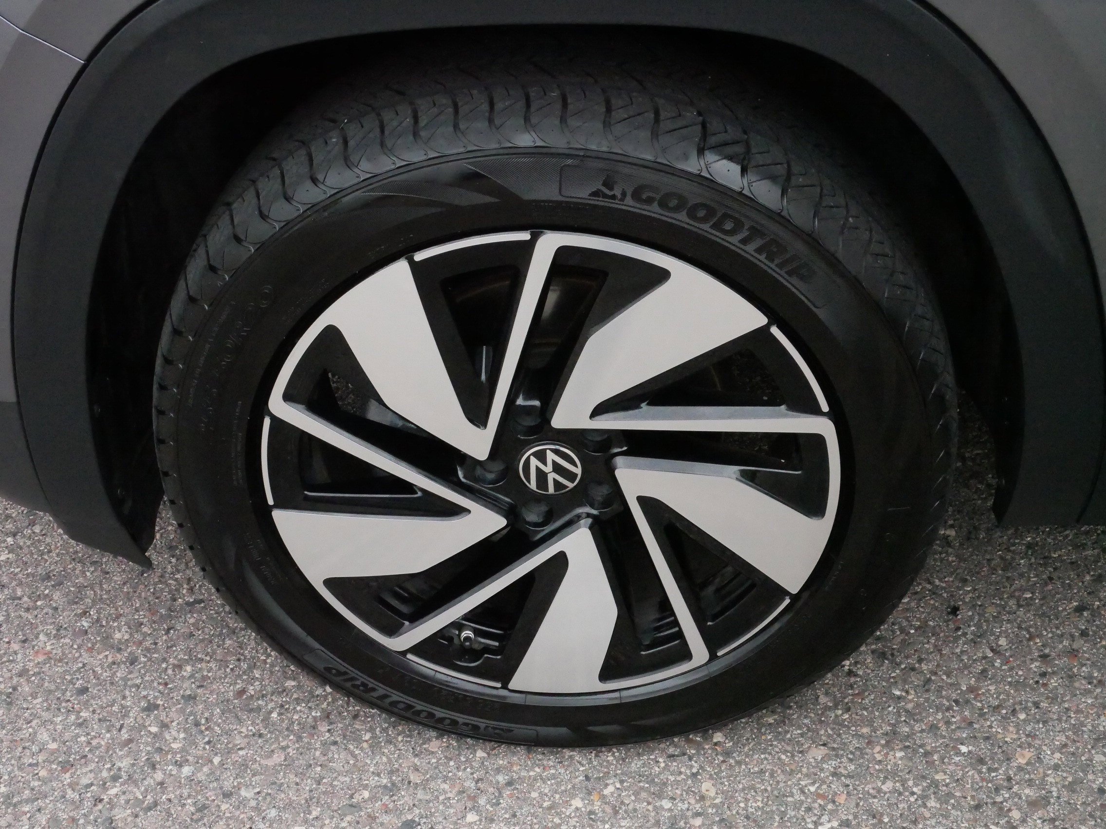 Certified 2024 Volkswagen Atlas SE image 15