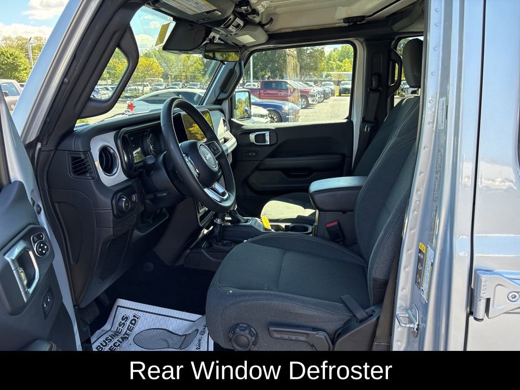 Used 2024 Jeep Wrangler Sahara image 13