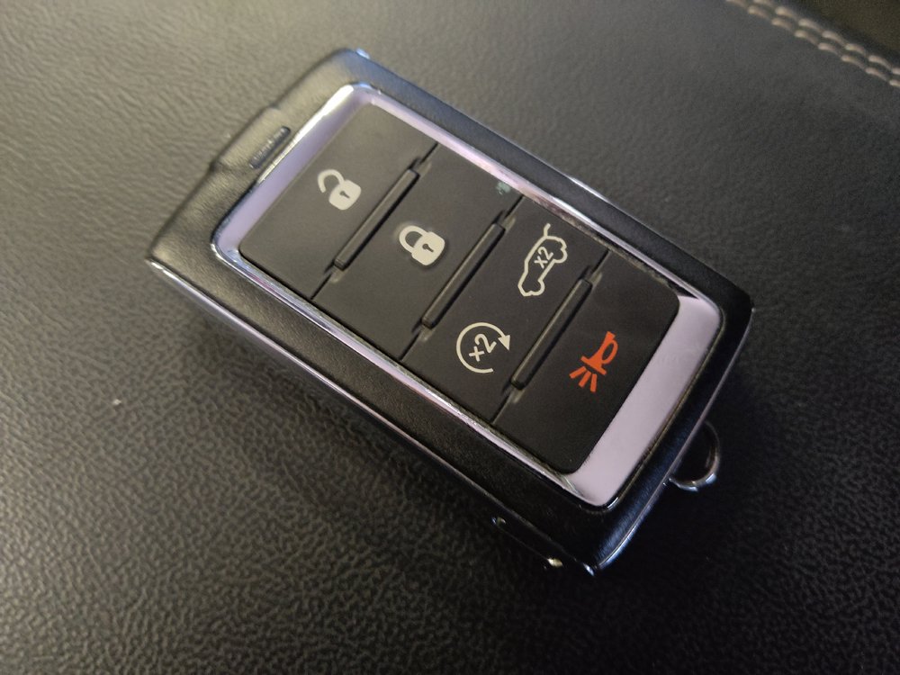 Used 2023 Jeep Grand Cherokee L Laredo w/ Luxury Tech Group I RWD image 32