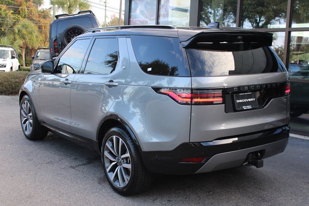 Certified 2025 Land Rover Discovery Dynamic SE AWD/4WD image 9