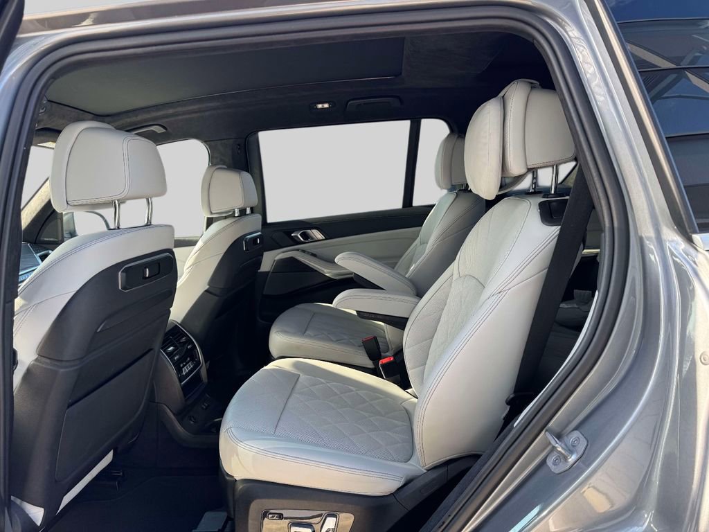 Certified 2024 BMW X7 xDrive40i w/ Premium Package image 10
