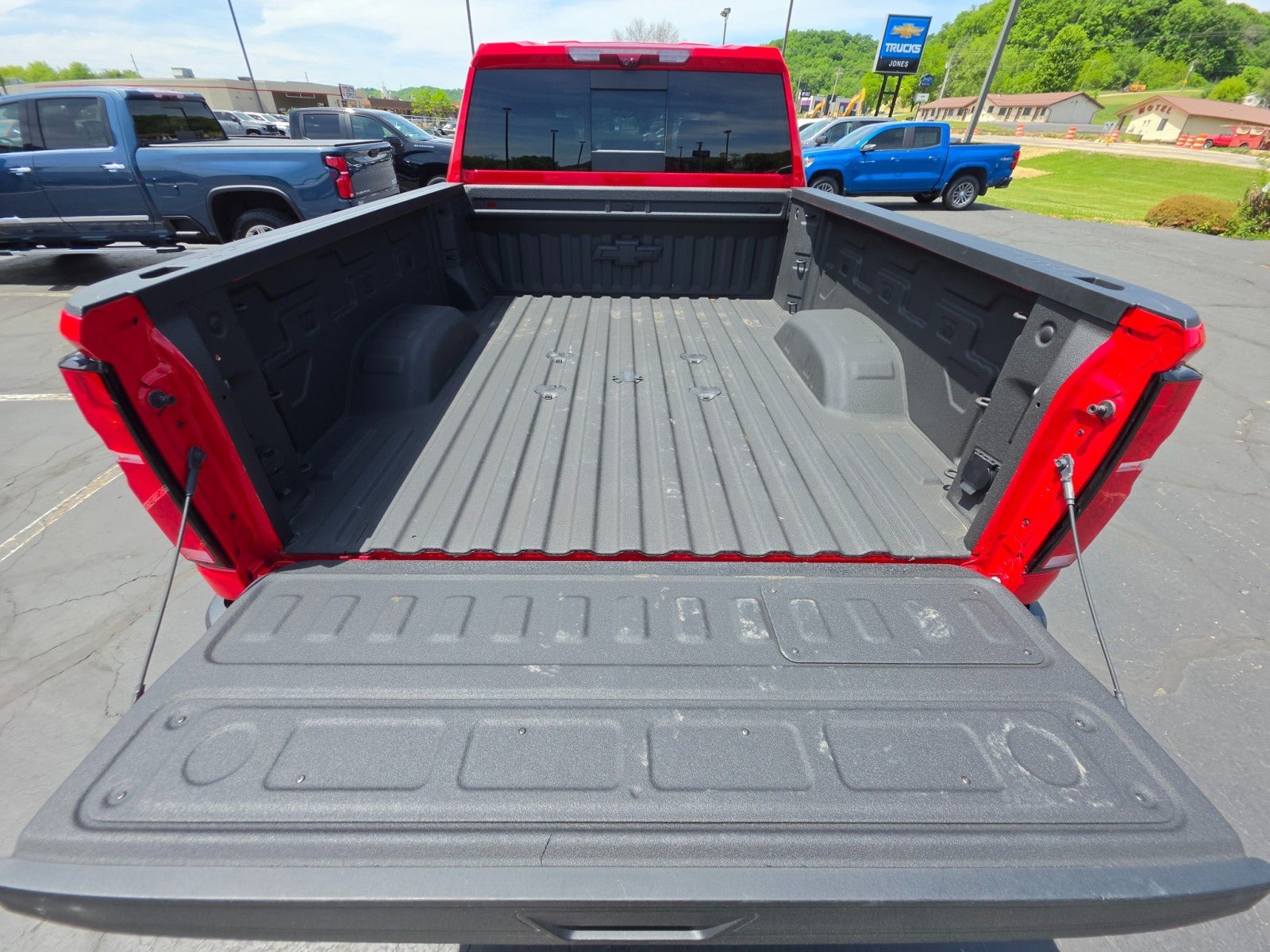 Used 2025 Chevrolet Silverado 2500 ZR2 w/ Technology Package AWD/4WD image 20