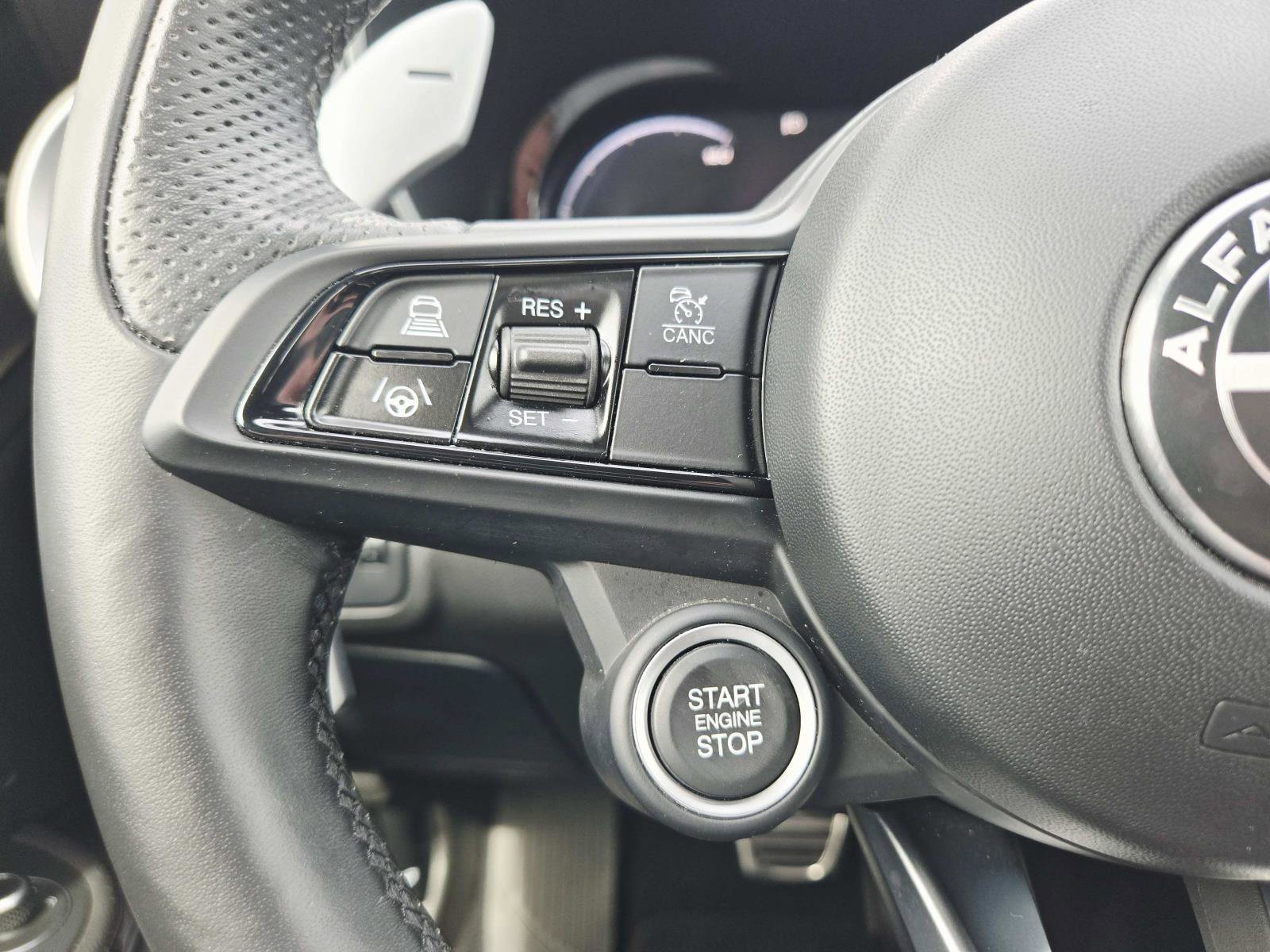 Used 2024 Alfa Romeo Giulia Veloce AWD/4WD image 23