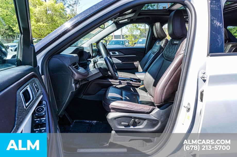 Used 2025 Ford Explorer Platinum w/ LUX Leather Package AWD/4WD image 18