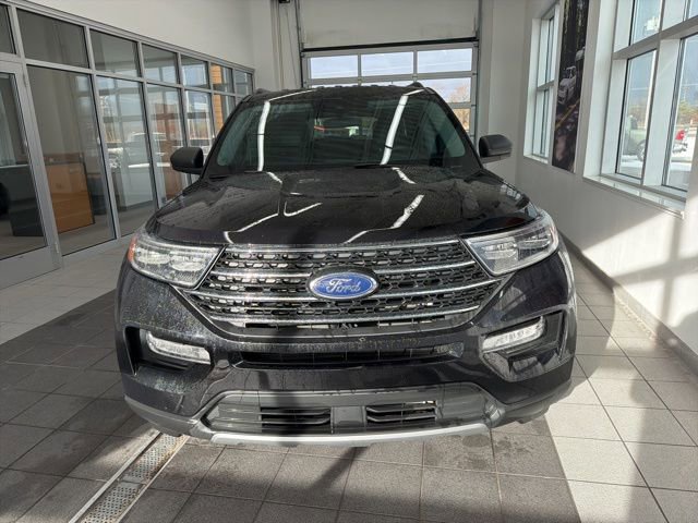 Used 2024 Ford Explorer XLT w/ Equipment Group 202A image 2