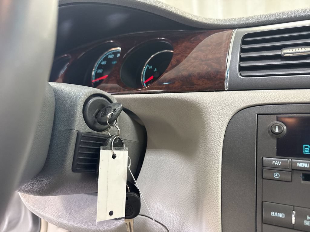 Used 2011 Buick Lucerne CXL FWD image 22