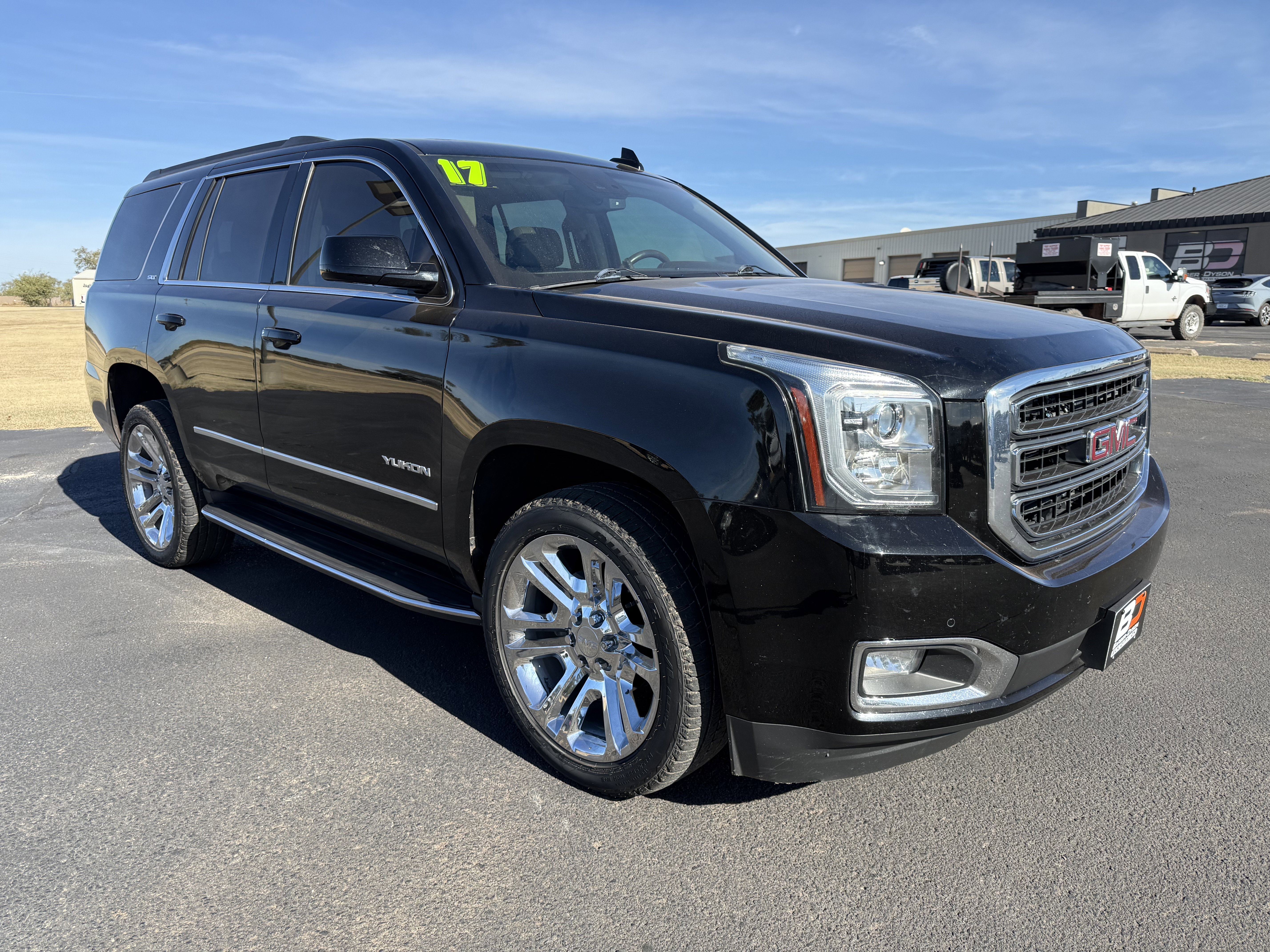 Used 2017 GMC Yukon SLT w/ Premium Edition image 2