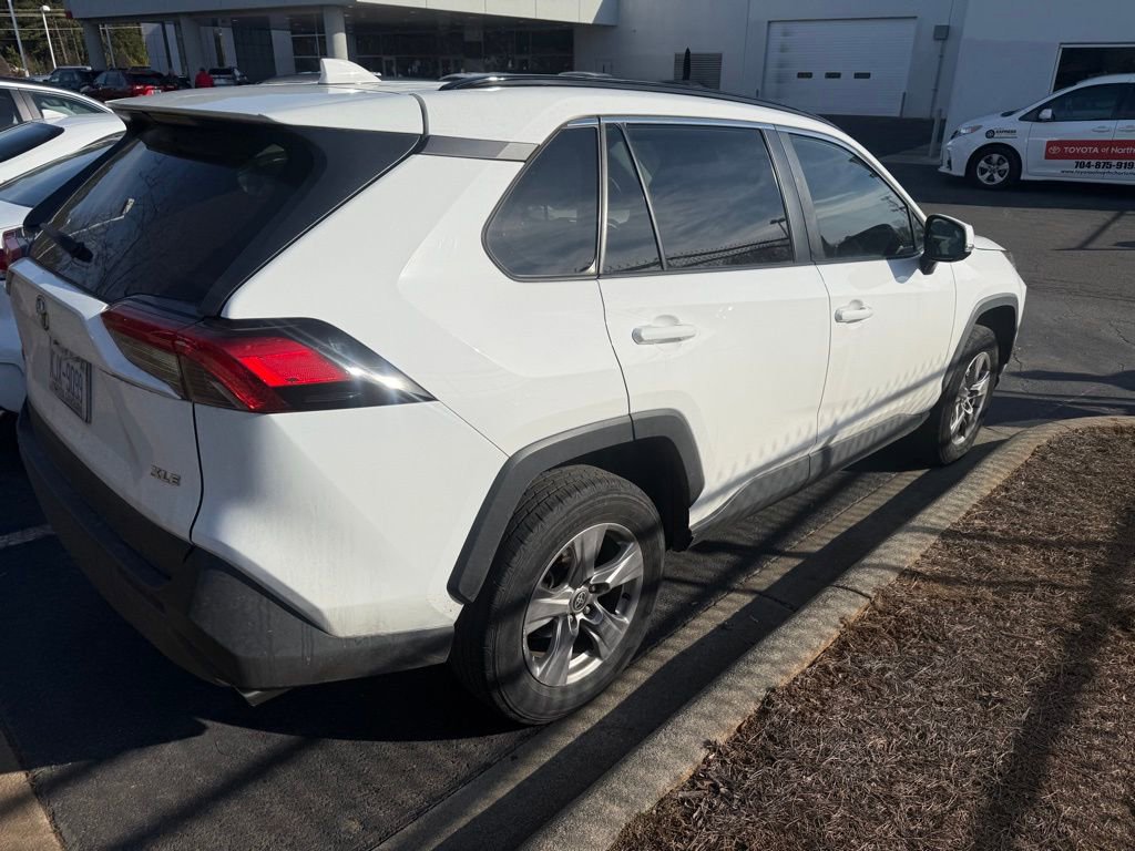 Used 2023 Toyota RAV4 XLE w/ Convenience Package image 5
