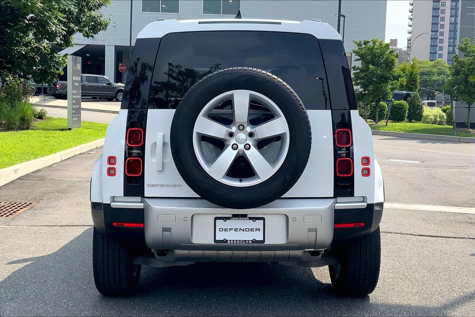 Certified 2024 Land Rover Defender 110 S AWD/4WD image 4