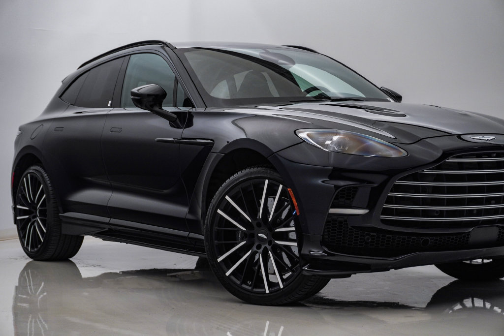 Used 2025 Aston Martin DBX 707 AWD/4WD image 2