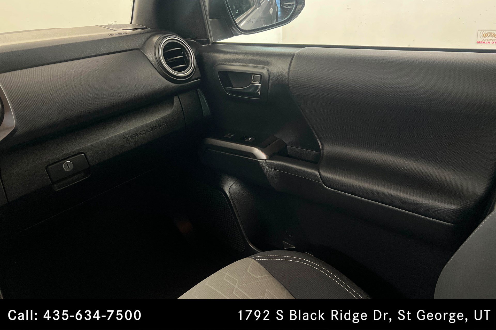 Used 2022 Toyota RAV4 XSE AWD/4WD image 10