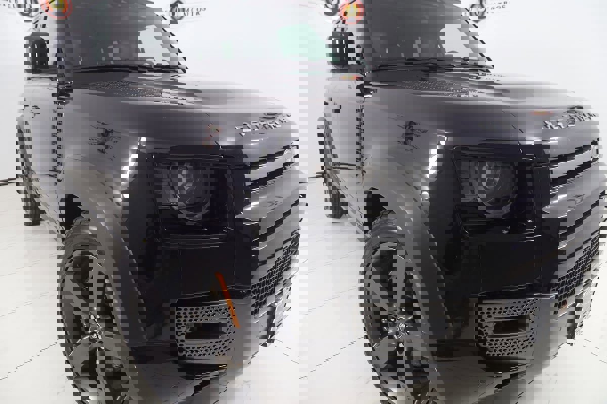 Used 2023 Land Rover Defender 110 V8 image 17