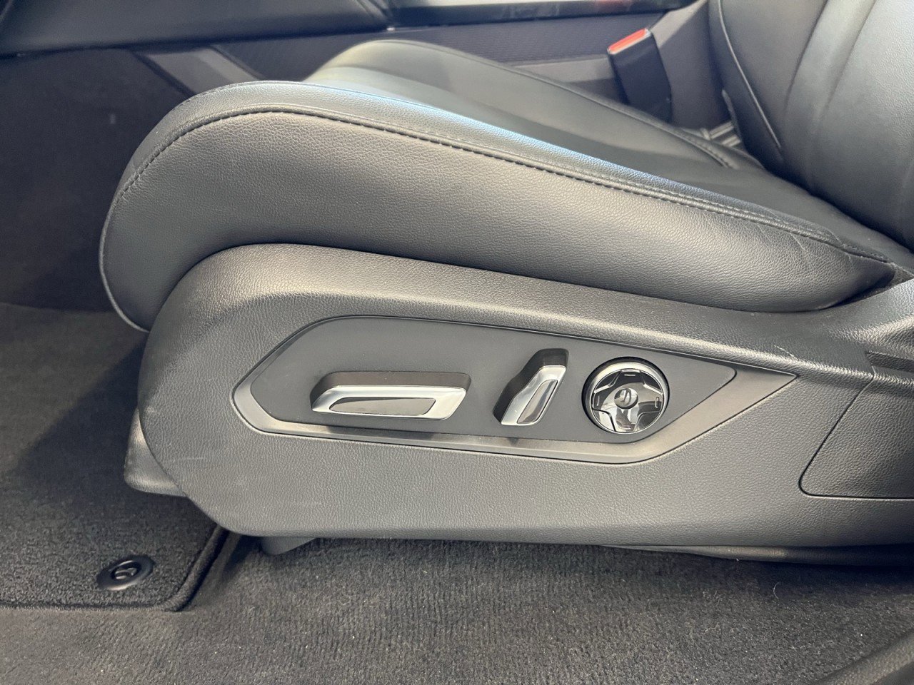 Used 2023 Acura MDX SH-AWD image 36