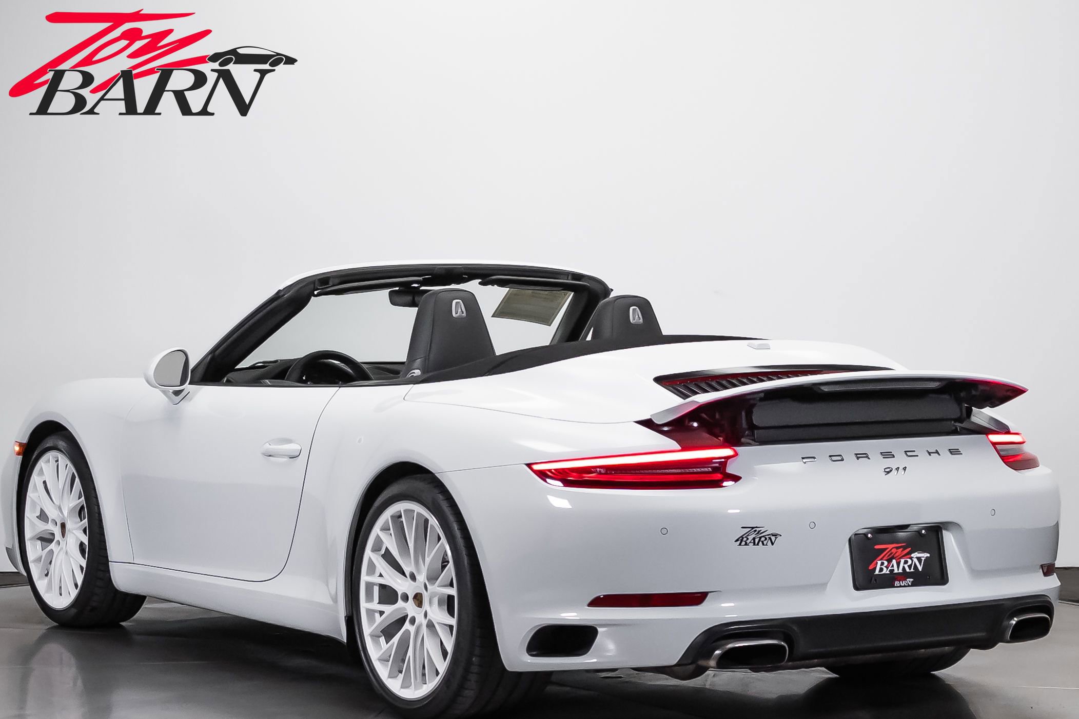 Used 2017 Porsche 911 Carrera RWD image 3