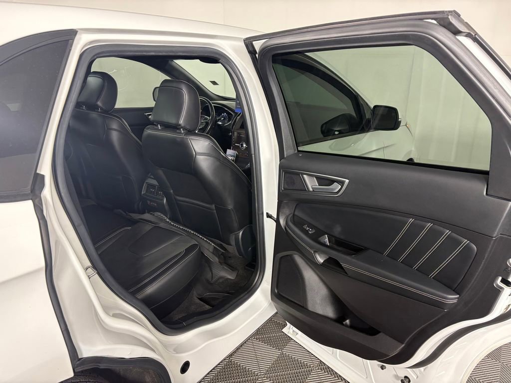 Used 2020 Ford Edge ST w/ Equipment Group 401A AWD/4WD image 34